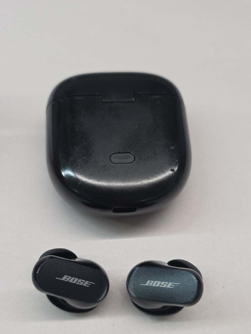 Bose True Wireless Earbuds and Charging Case (Read Description) - Picture 2 of 6